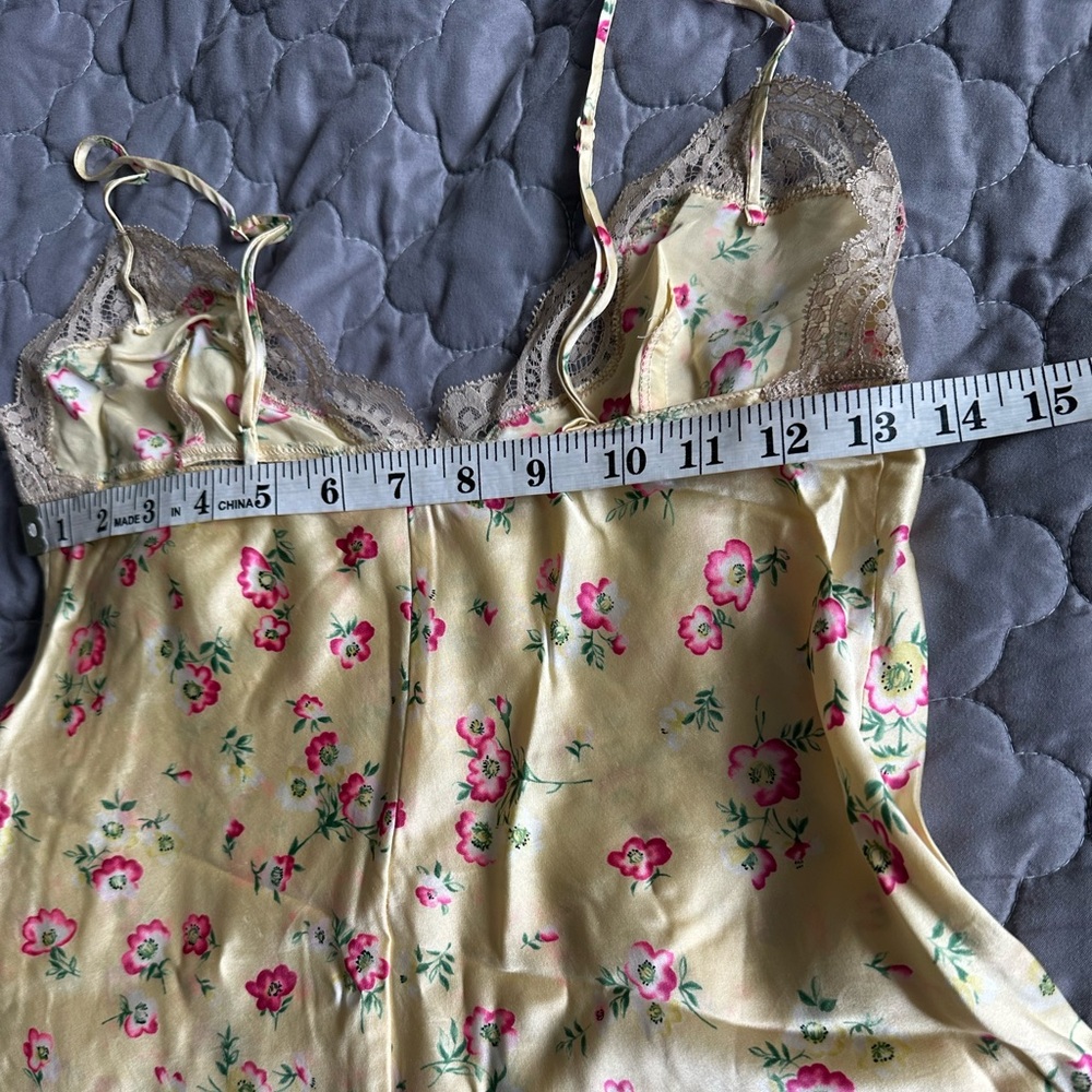 Victoria's Secret Yellow 100% silk Floral Lace Chemise EUC - Picture 5 of 8